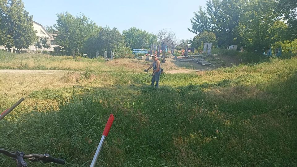 Жители Старобельского округа активно участвуют в благоустройстве территорий Жители Старобельского округа активно участвуют в благоустройстве территорий