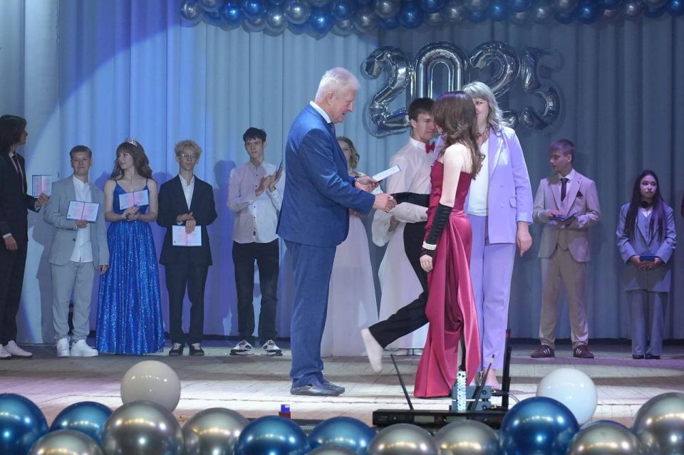 Сергей Козенко: На Краснодонщине началась череда выпускных вечеров — волнительное и радостное время для наших выпускников Сергей Козенко: На Краснодонщине началась череда выпускных вечеров — волнительное и радостное время для наших выпускников