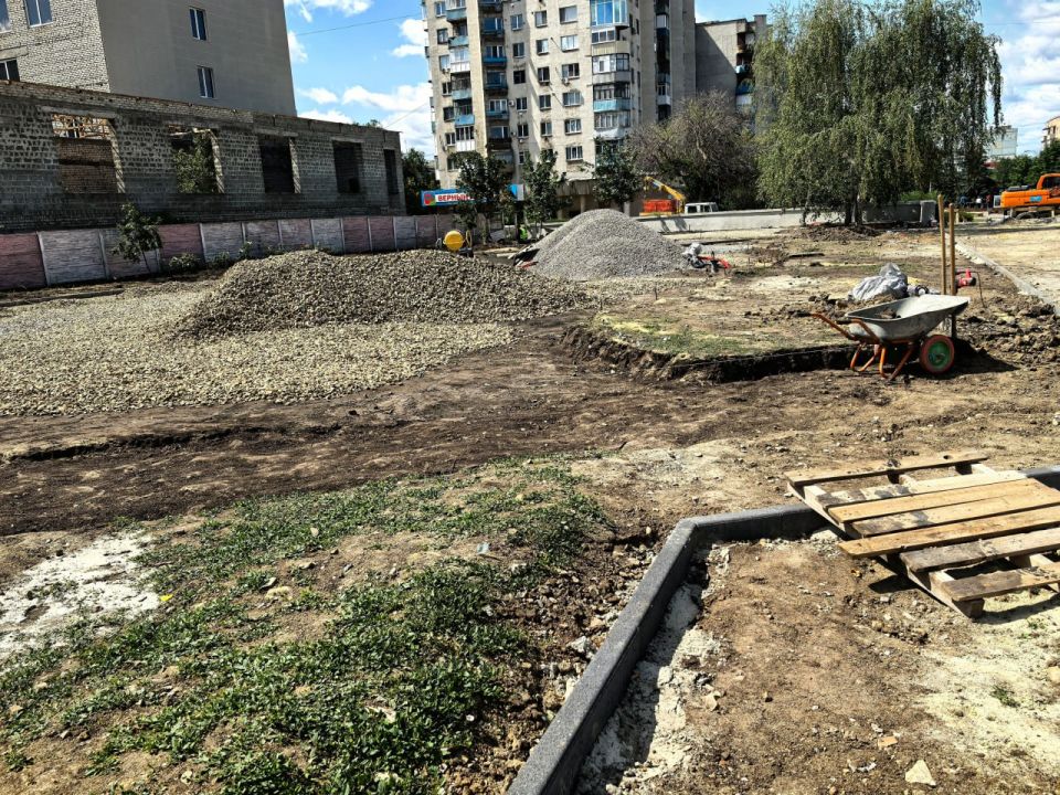 Сергей Козенко: В Краснодоне активно продолжаются работы по благоустройству Аллеи Героев Краснодона в рамках муниципальной программы "Формирование современной городской среды" Сергей Козенко: В Краснодоне активно продолжаются работы по благоустройству Аллеи Героев Краснодона в рамках муниципальной программы "Формирование современной городской среды"