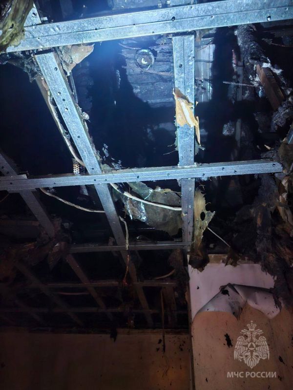 В Луганске огнеборцы МЧС России ликвидировали пожар В Луганске огнеборцы МЧС России ликвидировали пожар