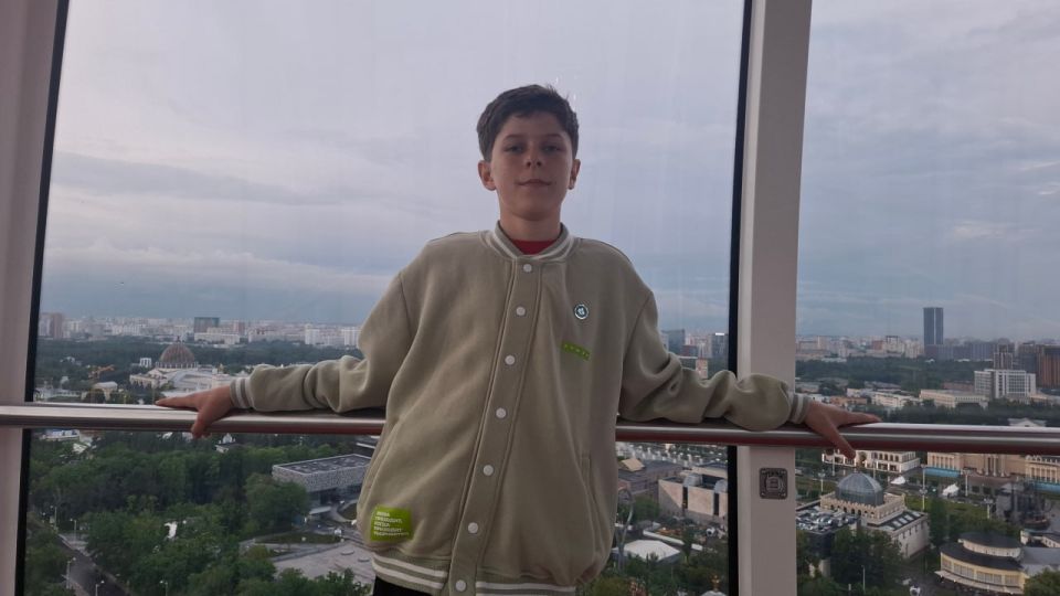 Егор Сергиенко и его наставник Руслан Ляхов прибыли в Москву, готовясь представить Перевальский муниципальный округ на международном конкурсе "Московская сцена" Егор Сергиенко и его наставник Руслан Ляхов прибыли в Москву, готовясь представить Перевальский муниципальный округ на международном конкурсе "Московская сцена"