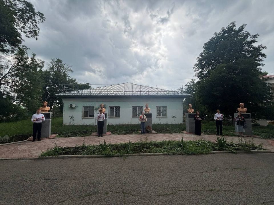 Андрей Рубанцов: В Ровеньках бережно хранят память о героях, павших в годы Великой Отечественной войны Андрей Рубанцов: В Ровеньках бережно хранят память о героях, павших в годы Великой Отечественной войны
