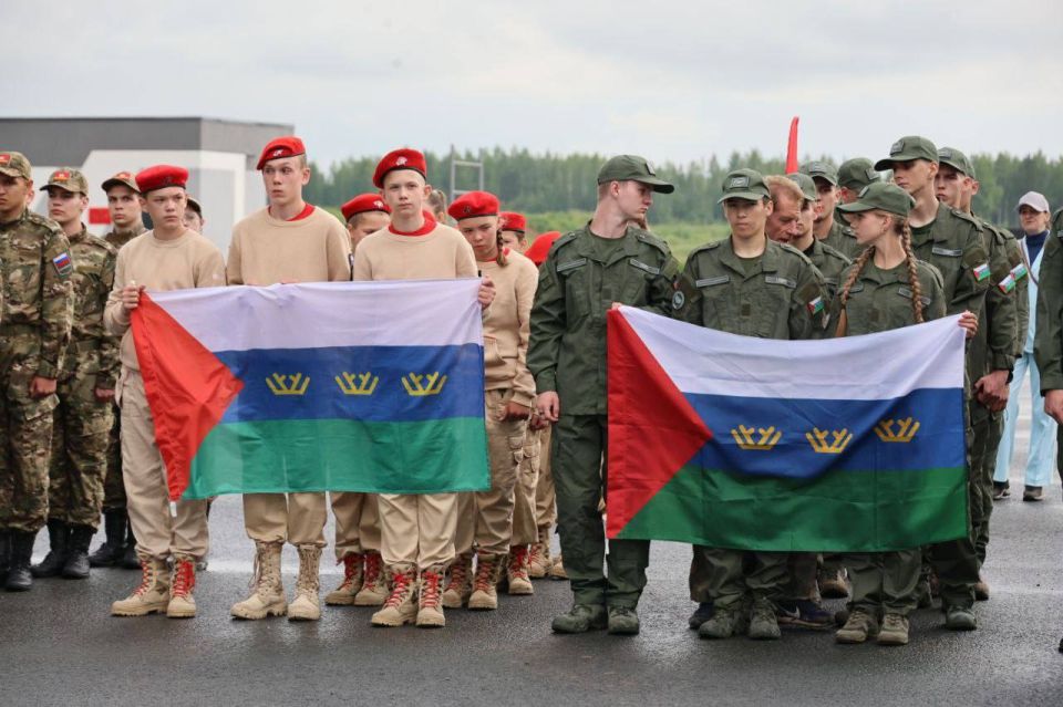 Артём Жога: Открыл окружной этап Всероссийской военно-патриотической игры "Зарница 2.0" Артём Жога: Открыл окружной этап Всероссийской военно-патриотической игры "Зарница 2.0"