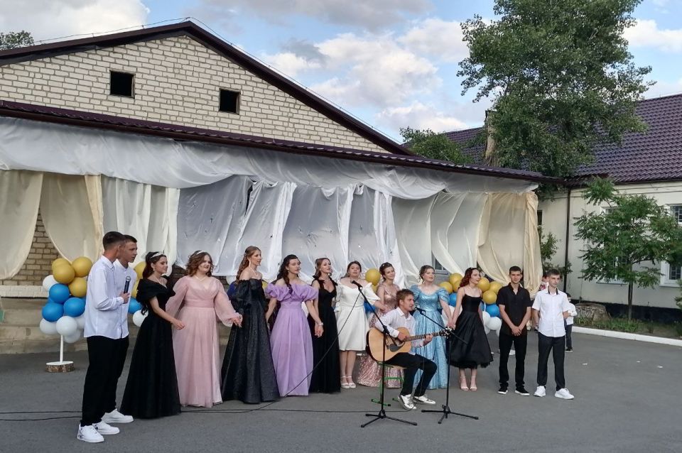 А ВЫ ПОМНИТЕ свой школьный выпускной вечер?) Безусловно, это событие, которое бывает раз в жизни, незабываемо А ВЫ ПОМНИТЕ свой школьный выпускной вечер?) Безусловно, это событие, которое бывает раз в жизни, незабываемо