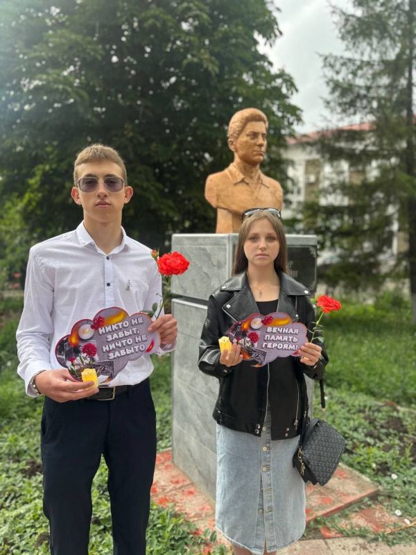Андрей Рубанцов: В Ровеньках бережно хранят память о героях, павших в годы Великой Отечественной войны Андрей Рубанцов: В Ровеньках бережно хранят память о героях, павших в годы Великой Отечественной войны