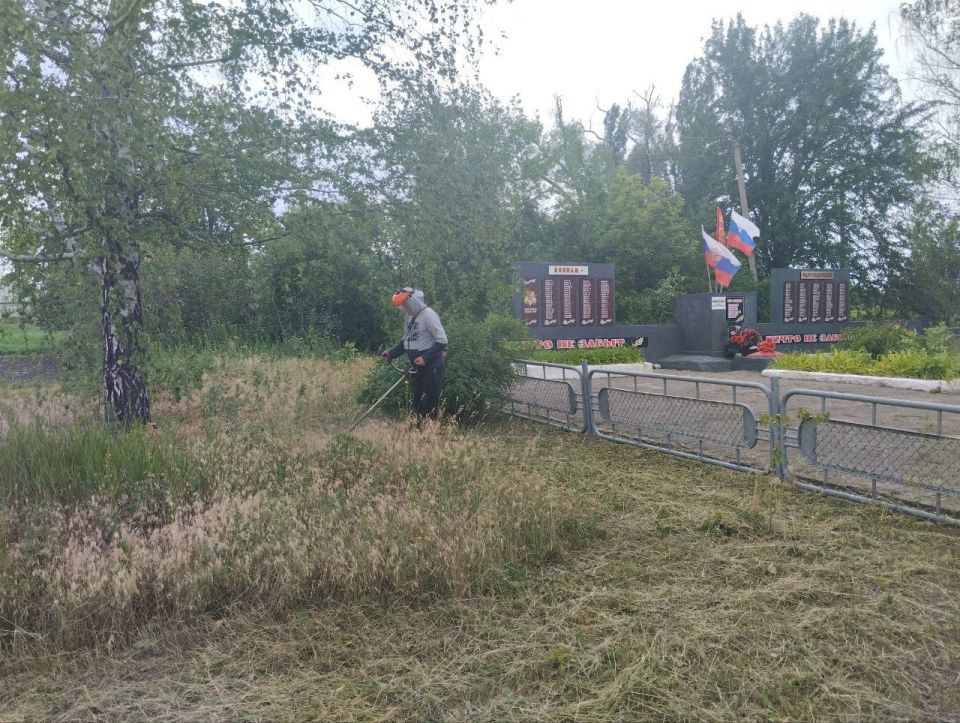 Жители Старобельского округа активно участвуют в благоустройстве территорий Жители Старобельского округа активно участвуют в благоустройстве территорий