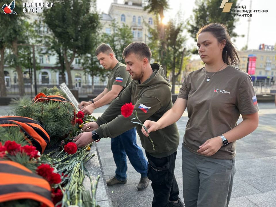 84 года назад, 22 июня 1941 года, немецкие захватчики вероломно напали на нашу Родину 84 года назад, 22 июня 1941 года, немецкие захватчики вероломно напали на нашу Родину