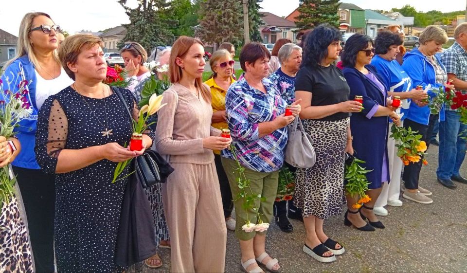 В скорбную дату 22 июня 2025 года, когда Россия вспоминает начало Великой Отечественной войны, по всей стране проходят мемориальные мероприятия, в том числе Всероссийская акция "Огненные картины войны" и акция «Свеча... В скорбную дату 22 июня 2025 года, когда Россия вспоминает начало Великой Отечественной войны, по всей стране проходят мемориальные мероприятия, в том числе Всероссийская акция "Огненные картины войны" и акция «Свеча...
