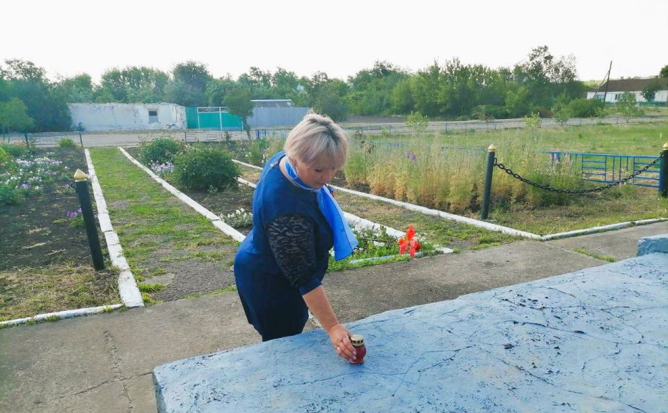 Патриотическая акция «Пусть свечи памяти горят» прошла в Литвиновке в преддверии Дня памяти и скорби Патриотическая акция «Пусть свечи памяти горят» прошла в Литвиновке в преддверии Дня памяти и скорби