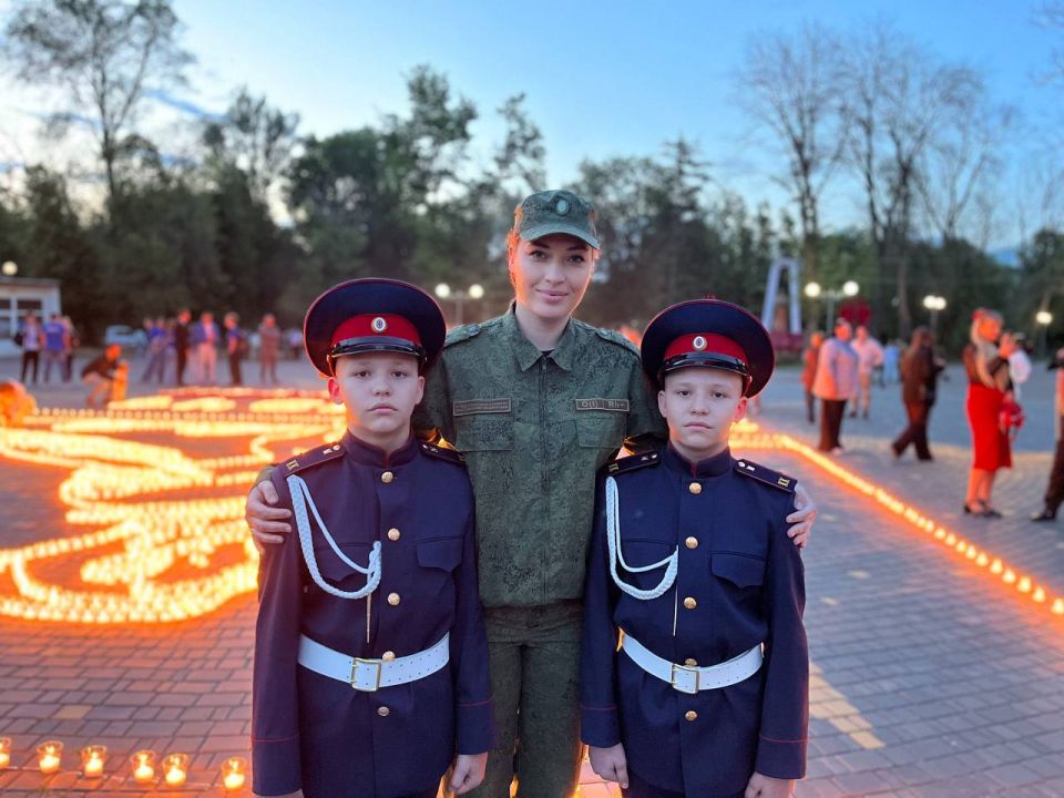Офицеры республиканского СК приняли участие во Всероссийской акции «Свеча памяти» Офицеры республиканского СК приняли участие во Всероссийской акции «Свеча памяти»