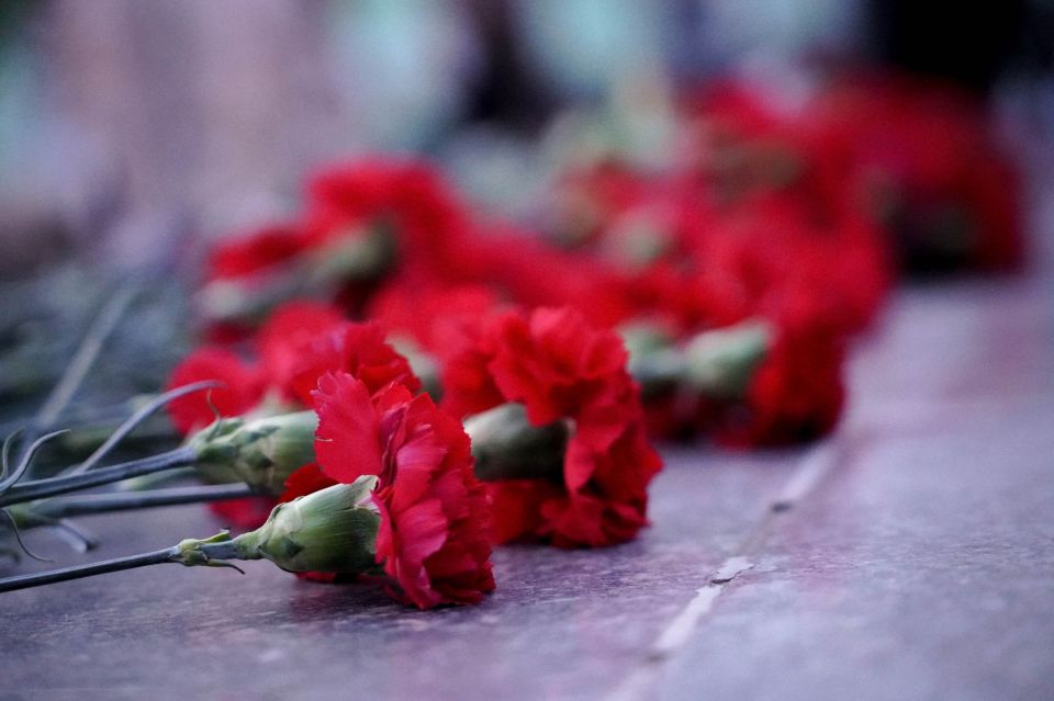 На рассвете, в 4 утра.... 84 года назад немецкие захватчики напали на нашу Родину. И Победа в Великой Отечественной войне досталась нам немалой кровью На рассвете, в 4 утра.... 84 года назад немецкие захватчики напали на нашу Родину. И Победа в Великой Отечественной войне досталась нам немалой кровью