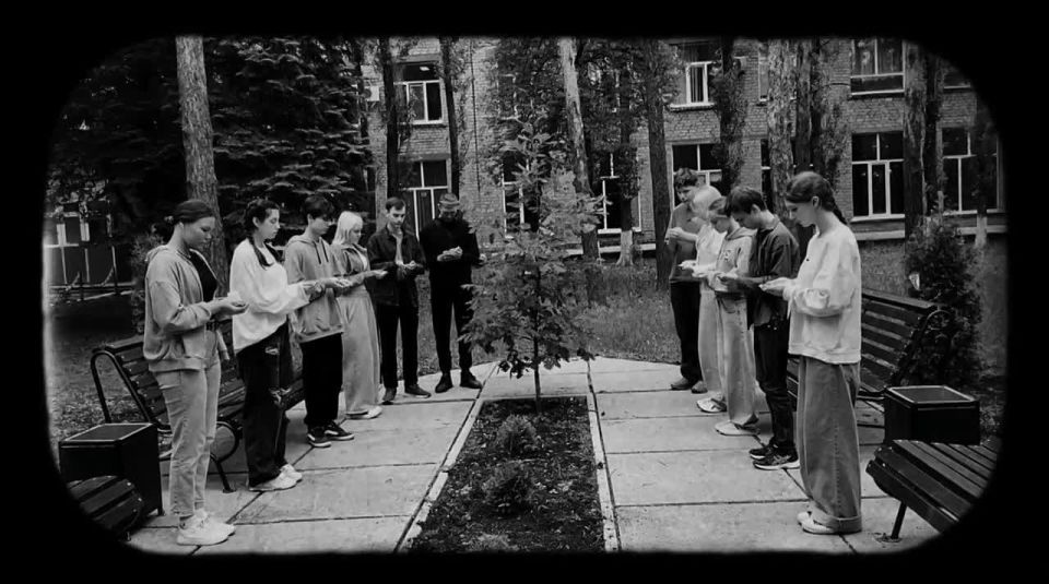 Свеча памяти в Ровеньковском технико-экономическом колледже: помним, чтим, гордимся