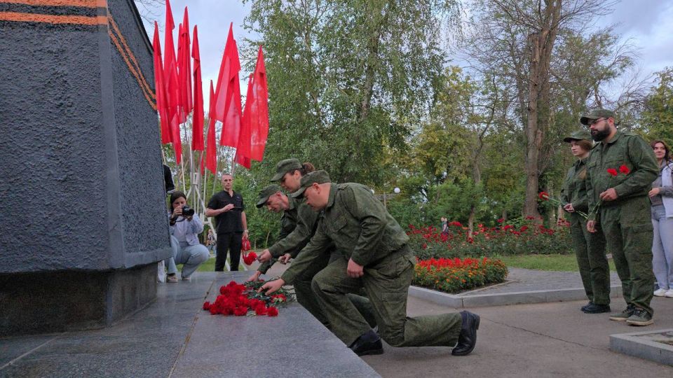 Офицеры республиканского СК приняли участие во Всероссийской акции «Свеча памяти» Офицеры республиканского СК приняли участие во Всероссийской акции «Свеча памяти»