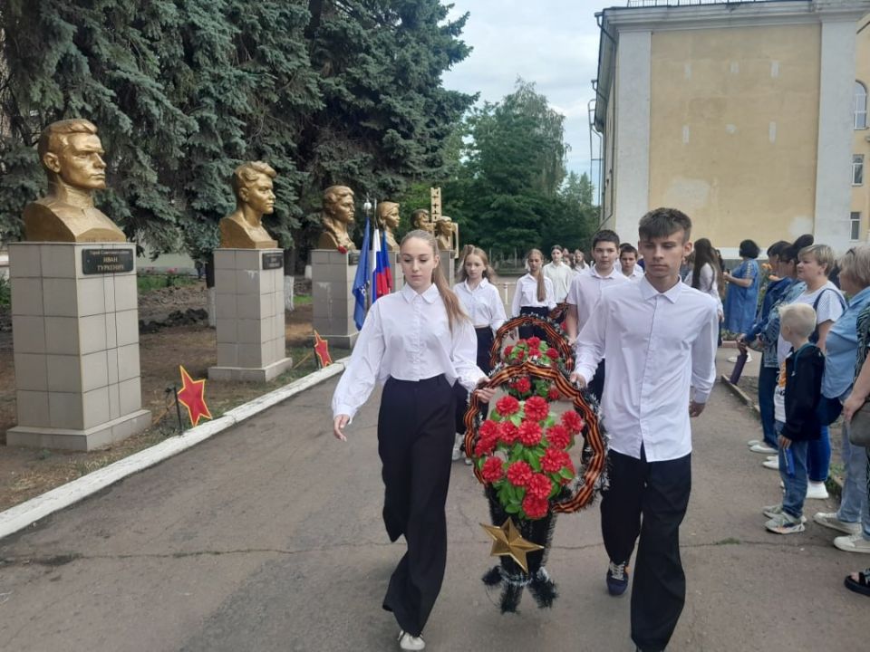 В городе Молодогвардейск и селе Самсоновка почтили память жертв Великой Отечественной войны В городе Молодогвардейск и селе Самсоновка почтили память жертв Великой Отечественной войны