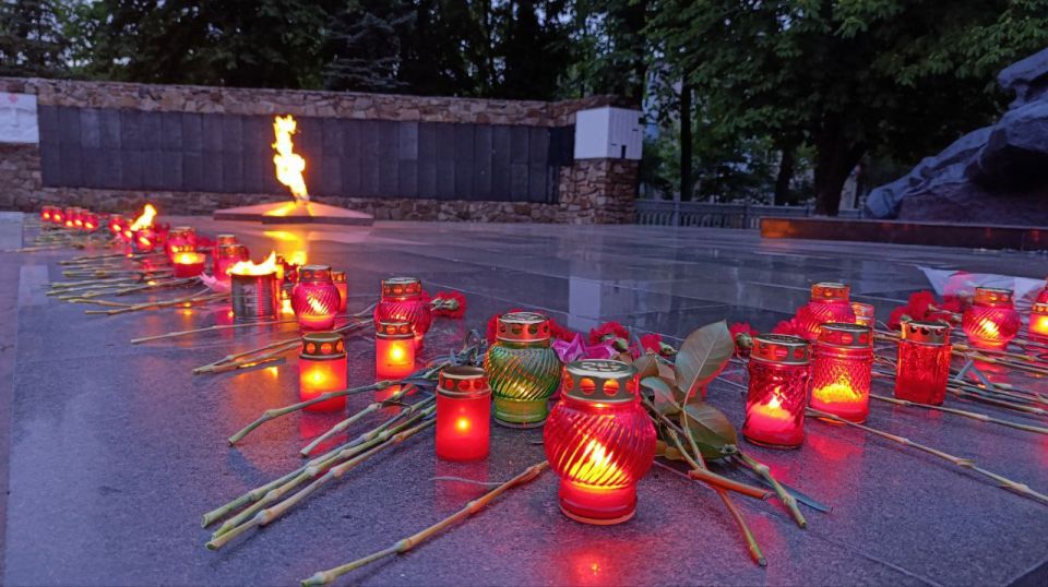 22 июня, в День памяти и скорби, Антрацитовский муниципальный округ присоединился к Всероссийской акции "Свеча памяти", посвященной 84-й годовщине начала Великой Отечественной войны 22 июня, в День памяти и скорби, Антрацитовский муниципальный округ присоединился к Всероссийской акции "Свеча памяти", посвященной 84-й годовщине начала Великой Отечественной войны