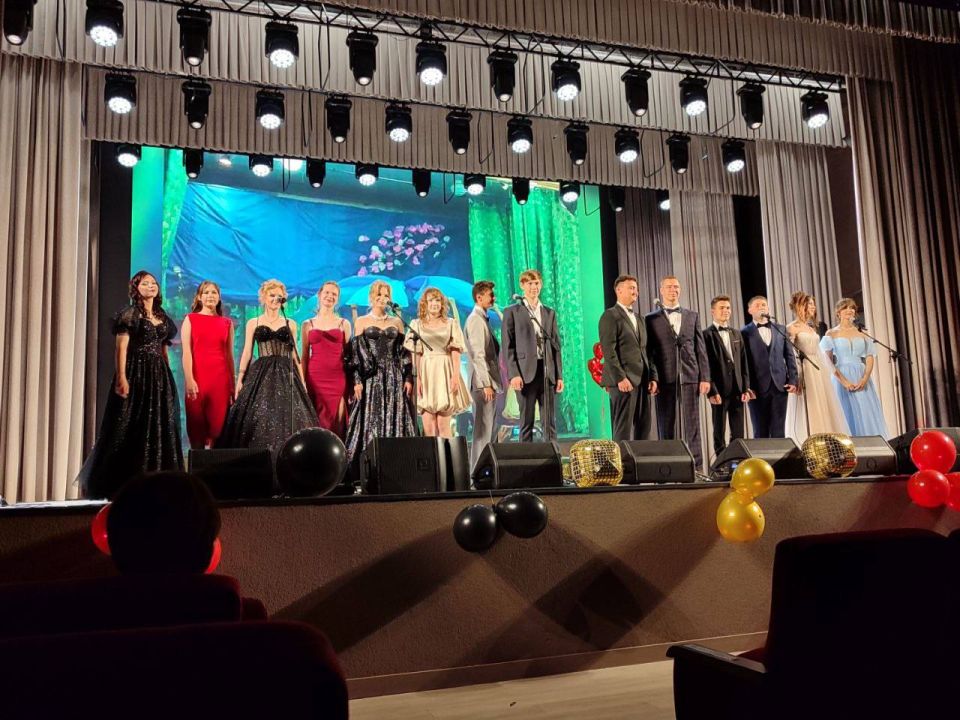 Волонтёры муниципального штаба #МЫВМЕСТЕ были удостоены почётных грамот от Администрации Станично-Луганского округа и Совета Муниципального образования за активное участие в развитии волонтёрского движения и бескорыстное... Волонтёры муниципального штаба #МЫВМЕСТЕ были удостоены почётных грамот от Администрации Станично-Луганского округа и Совета Муниципального образования за активное участие в развитии волонтёрского движения и бескорыстное...