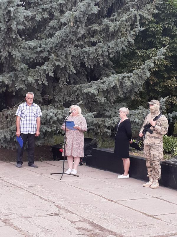 Сотрудники Великочерниговского отдела жизнеобеспечения приняли участие в митинге посвященному "Дню памяти и скорби " Сотрудники Великочерниговского отдела жизнеобеспечения приняли участие в митинге посвященному "Дню памяти и скорби "