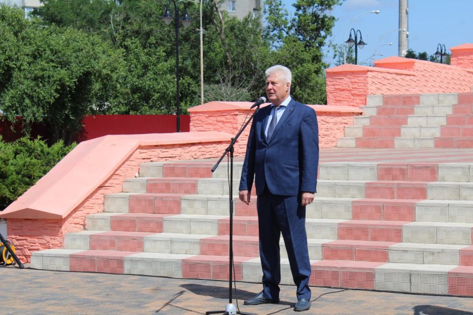 Сергей Козенко: Сегодня в Краснодоне, в День памяти и скорби, состоялся торжественный митинг, посвященный началу Великой Отечественной войны Сергей Козенко: Сегодня в Краснодоне, в День памяти и скорби, состоялся торжественный митинг, посвященный началу Великой Отечественной войны