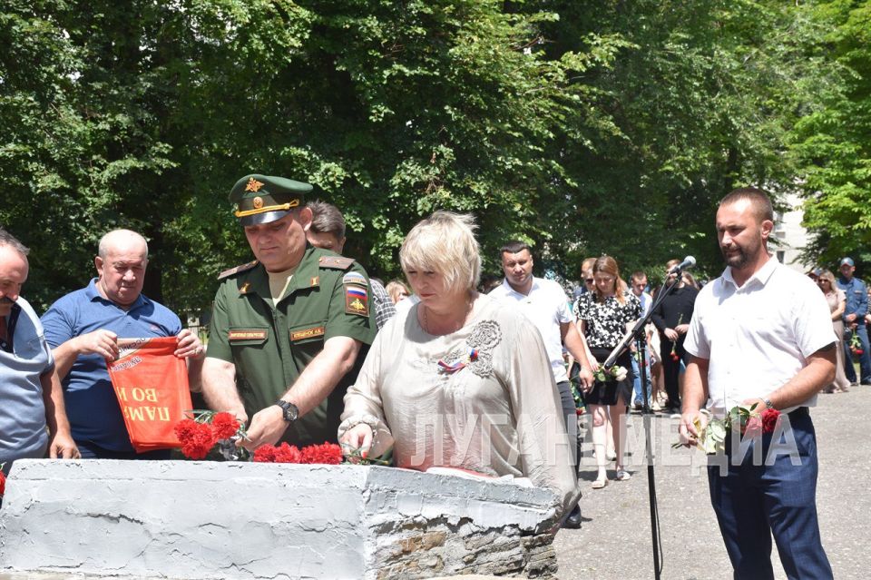 Белокуракино присоединилось к общероссийской минуте молчания в День памяти и скорби Белокуракино присоединилось к общероссийской минуте молчания в День памяти и скорби