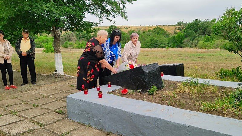 В населенных пунктах Краснодонщины провели памятные мероприятия, приуроченные к годовщине начала Великой Отечественной войны В населенных пунктах Краснодонщины провели памятные мероприятия, приуроченные к годовщине начала Великой Отечественной войны