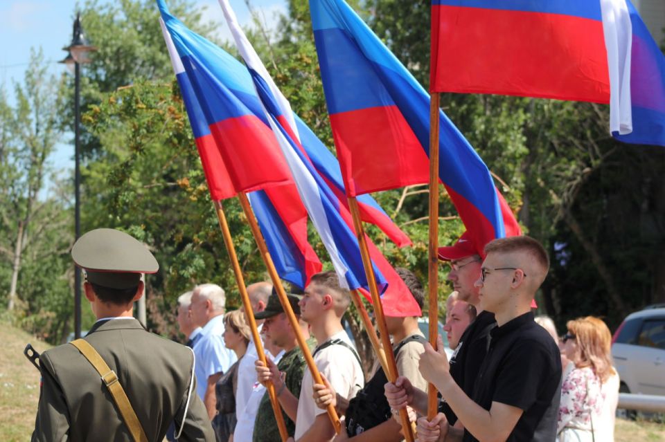 Делимся трогательными моментами с митинга в честь Дня памяти и скорби в городе Краснодоне Делимся трогательными моментами с митинга в честь Дня памяти и скорби в городе Краснодоне