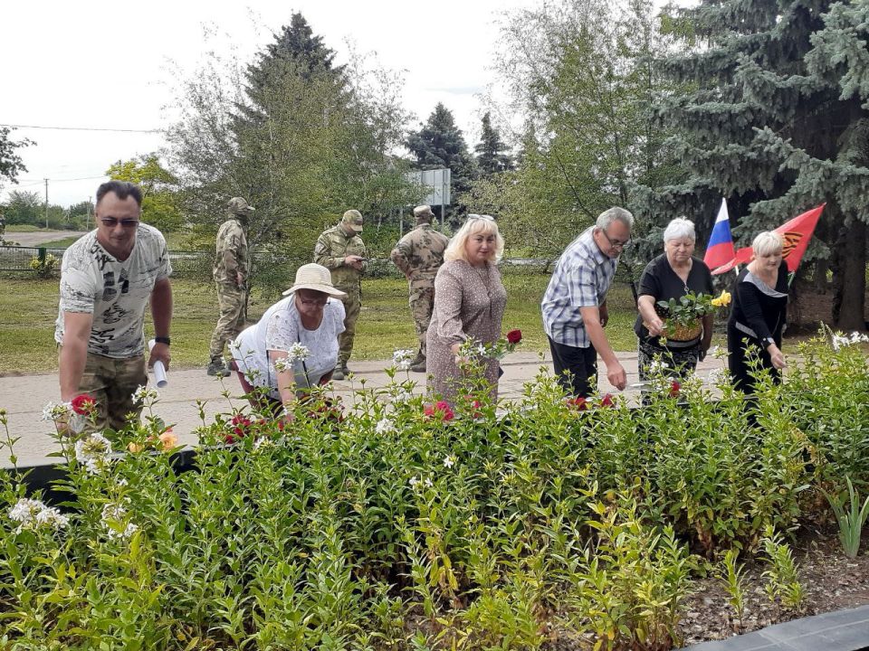 Сотрудники Великочерниговского отдела жизнеобеспечения приняли участие в митинге посвященному "Дню памяти и скорби " Сотрудники Великочерниговского отдела жизнеобеспечения приняли участие в митинге посвященному "Дню памяти и скорби "