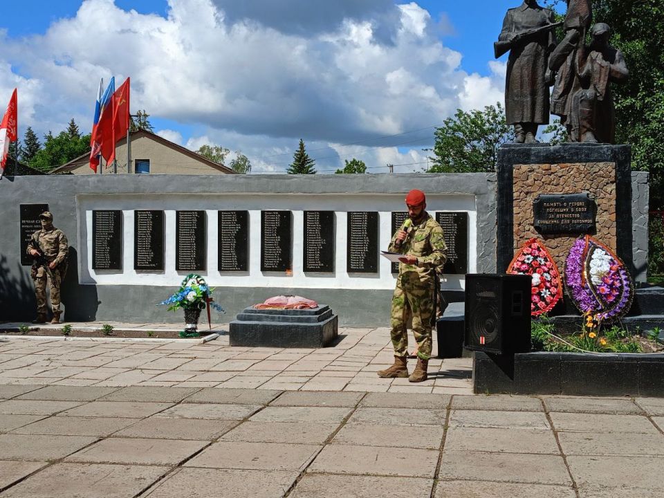 Сегодня, в День памяти и скорби, в селе Закотное Новопсковского округа состоялся митинг, посвященный 84-й годовщине начала Великой Отечественной войны Сегодня, в День памяти и скорби, в селе Закотное Новопсковского округа состоялся митинг, посвященный 84-й годовщине начала Великой Отечественной войны