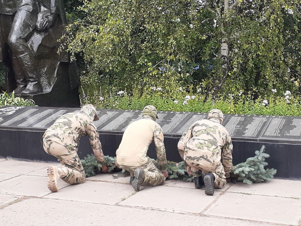 Сотрудники Великочерниговского отдела жизнеобеспечения приняли участие в митинге посвященному "Дню памяти и скорби " Сотрудники Великочерниговского отдела жизнеобеспечения приняли участие в митинге посвященному "Дню памяти и скорби "