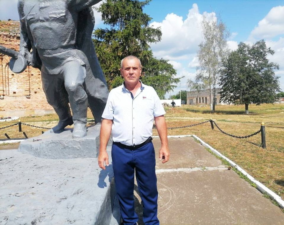 Патриотическая акция «Пусть свечи памяти горят» прошла в Литвиновке в преддверии Дня памяти и скорби Патриотическая акция «Пусть свечи памяти горят» прошла в Литвиновке в преддверии Дня памяти и скорби