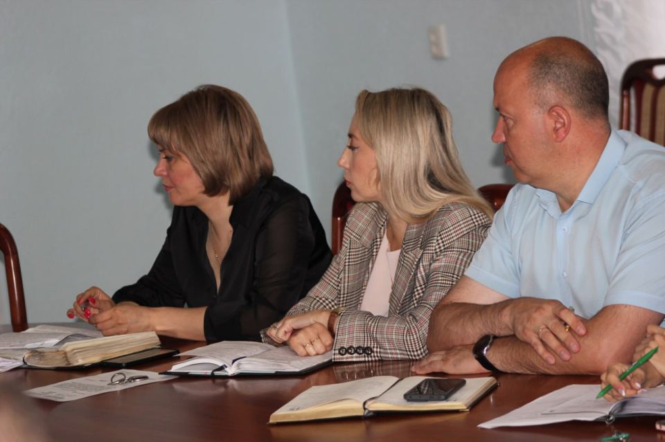 Сергей Козенко: Сегодня провел расширенное аппаратное совещание с руководителями структурных подразделений Администрации, начальниками отделов и управления по жизнеобеспечению территорий Сергей Козенко: Сегодня провел расширенное аппаратное совещание с руководителями структурных подразделений Администрации, начальниками отделов и управления по жизнеобеспечению территорий