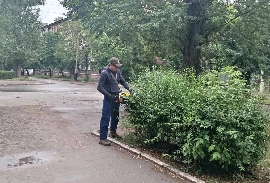 Коммунальные службы проводят работы на территории города Коммунальные службы проводят работы на территории города