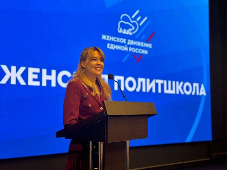 Дарья Лантратова: Ювелирная столица России — каждое второе изделие российского производства выпускают именно здесь, колыбель Дома Романовых — в Ипатьевском монастыре в 1612 году скрывался будущий царь Михаил Романов, малая... Дарья Лантратова: Ювелирная столица России — каждое второе изделие российского производства выпускают именно здесь, колыбель Дома Романовых — в Ипатьевском монастыре в 1612 году скрывался будущий царь Михаил Романов, малая...