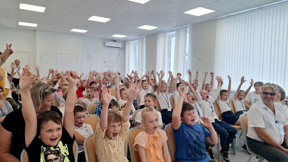 При поддержке местного отделения партии "ЕДИНАЯ РОССИЯ" в Северодонецке состоялось торжественное закрытие летней досуговой площадки При поддержке местного отделения партии "ЕДИНАЯ РОССИЯ" в Северодонецке состоялось торжественное закрытие летней досуговой площадки