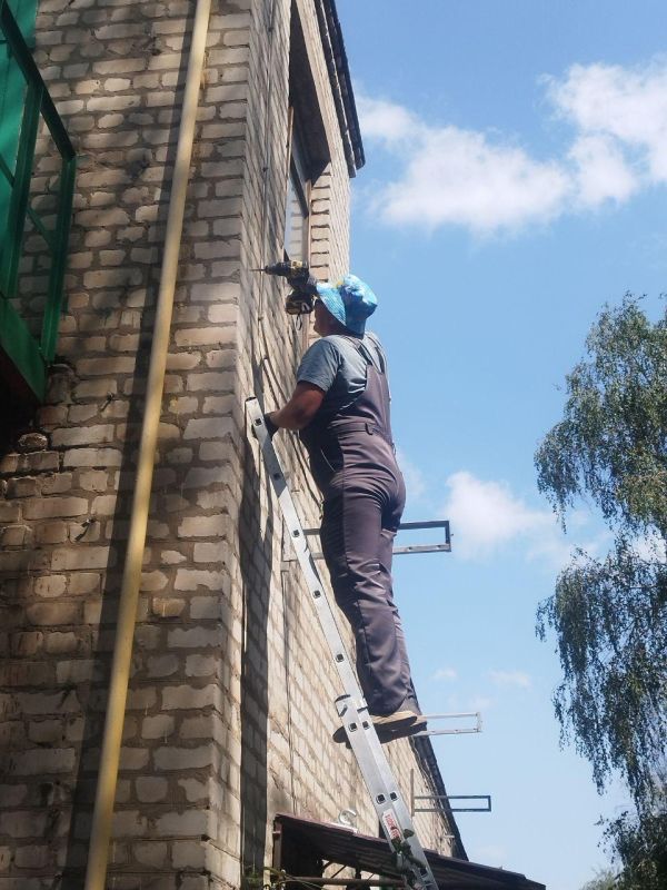 Михаил Трофимов с рабочим визитом посетил Лутугинский профессиональный колледж Михаил Трофимов с рабочим визитом посетил Лутугинский профессиональный колледж