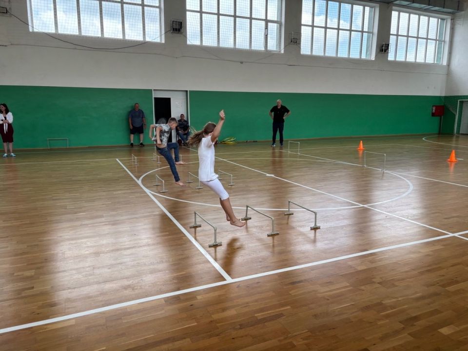 Лутугинская спортивная школа радушно распахнула свои двери для воспитанников пришкольного лагеря Лутугинской средней школы №2 Лутугинская спортивная школа радушно распахнула свои двери для воспитанников пришкольного лагеря Лутугинской средней школы №2