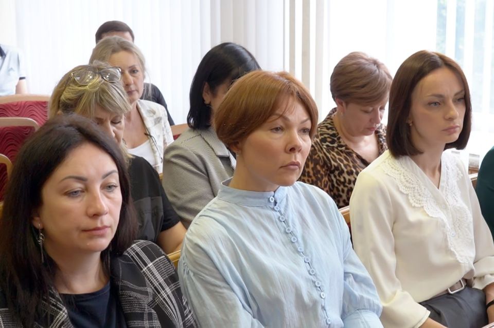 Андрей Сухачев: Рабочую неделю начали с аппаратного совещания Андрей Сухачев: Рабочую неделю начали с аппаратного совещания