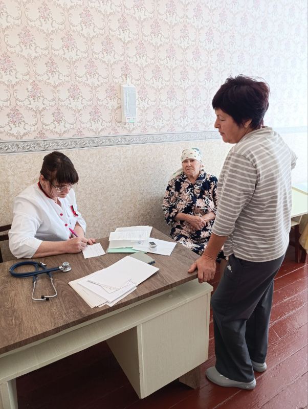 Специалисты из Свердловской городской больницы провели выездной прием в с. Д. Ермаковка Специалисты из Свердловской городской больницы провели выездной прием в с. Д. Ермаковка