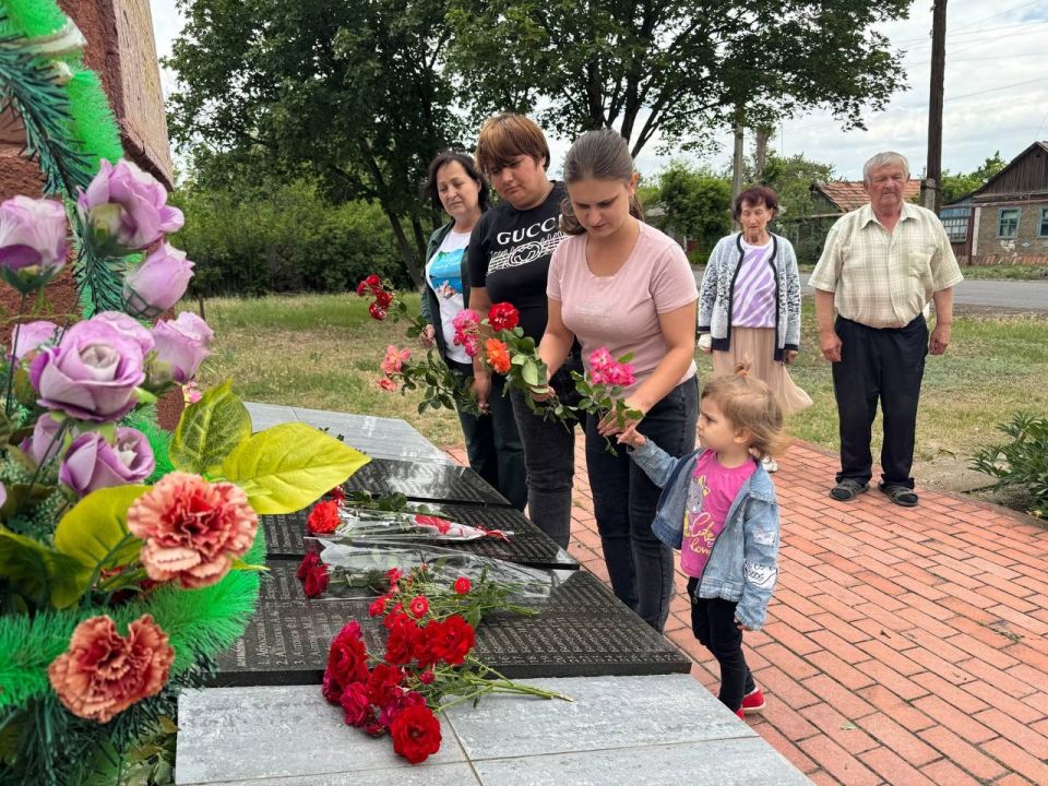 В Славяносербском муниципальном округе прошли торжественные мероприятия, посвященные Дню памяти и скорби – начала Великой Отечественной войны В Славяносербском муниципальном округе прошли торжественные мероприятия, посвященные Дню памяти и скорби – начала Великой Отечественной войны