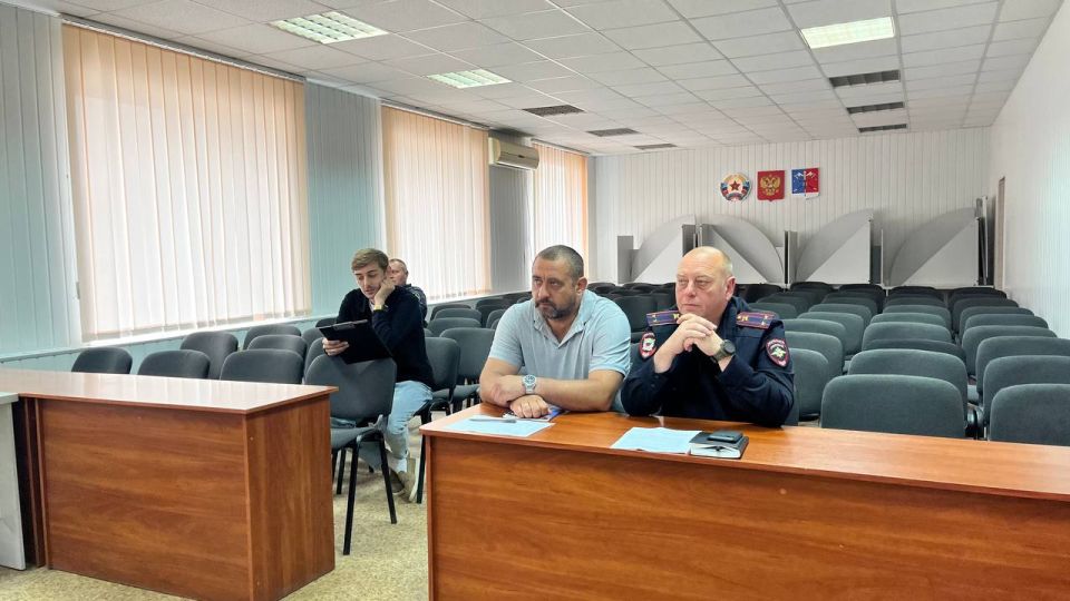 Альберт Зинченко: Сегодня в Администрации Станично-Луганского муниципального округа состоялось заседание межведомственной комиссии по профилактике правонарушений на территории Станично-Луганского муниципального округа ЛНР Альберт Зинченко: Сегодня в Администрации Станично-Луганского муниципального округа состоялось заседание межведомственной комиссии по профилактике правонарушений на территории Станично-Луганского муниципального округа ЛНР