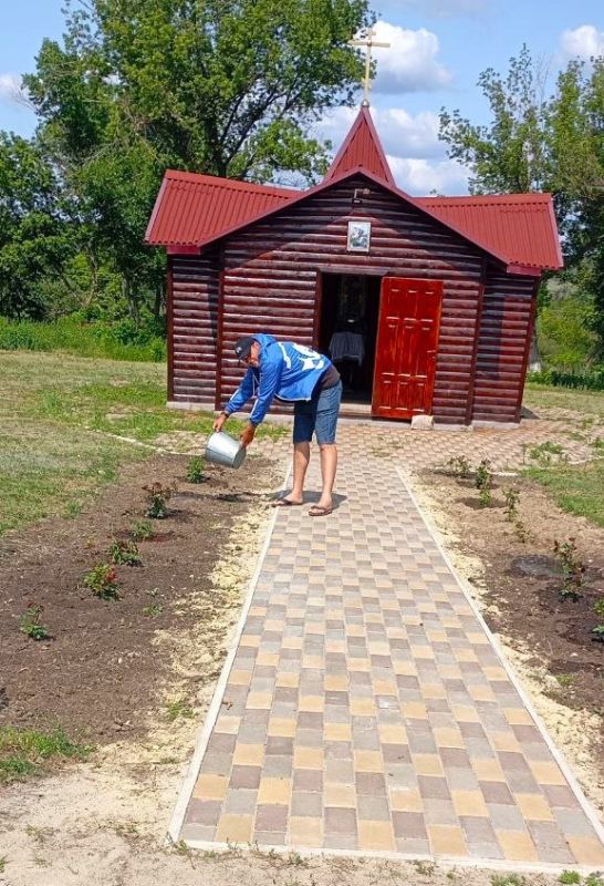 Активисты «Единой России» проводят субботники в родных городах и поселках Активисты «Единой России» проводят субботники в родных городах и поселках