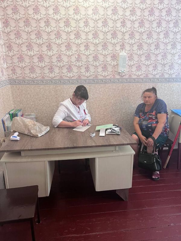 Специалисты из Свердловской городской больницы провели выездной прием в с. Д. Ермаковка Специалисты из Свердловской городской больницы провели выездной прием в с. Д. Ермаковка