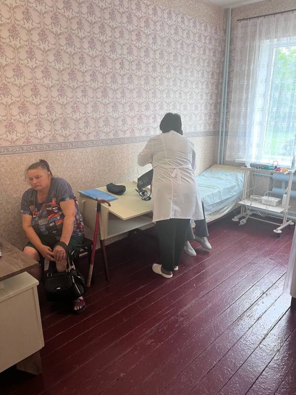 Специалисты из Свердловской городской больницы провели выездной прием в с. Д. Ермаковка Специалисты из Свердловской городской больницы провели выездной прием в с. Д. Ермаковка