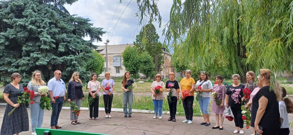 День памяти и скорби – это день единения, его проводят в тишине и воспоминаниях День памяти и скорби – это день единения, его проводят в тишине и воспоминаниях
