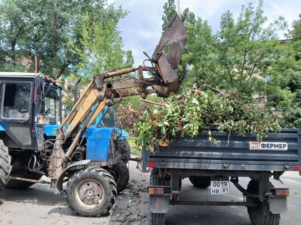 Коммунальные службы продолжают борьбу с мусором! Коммунальные службы продолжают борьбу с мусором!