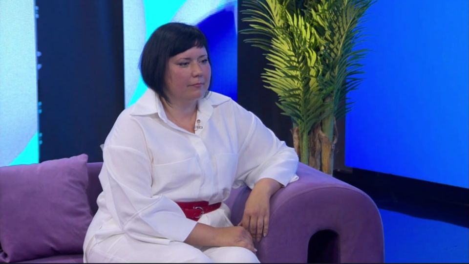 В студии программы «Утро Донбасса» телеканала «Луганск 24» фельдшер подстанции №6 г. Лутугино Луганского центра медицины катастроф Ольга ДАМЫДЮК говорит об одном самых частых поводах к вызову скорой помощи: сердечном приступе В студии программы «Утро Донбасса» телеканала «Луганск 24» фельдшер подстанции №6 г. Лутугино Луганского центра медицины катастроф Ольга ДАМЫДЮК говорит об одном самых частых поводах к вызову скорой помощи: сердечном приступе