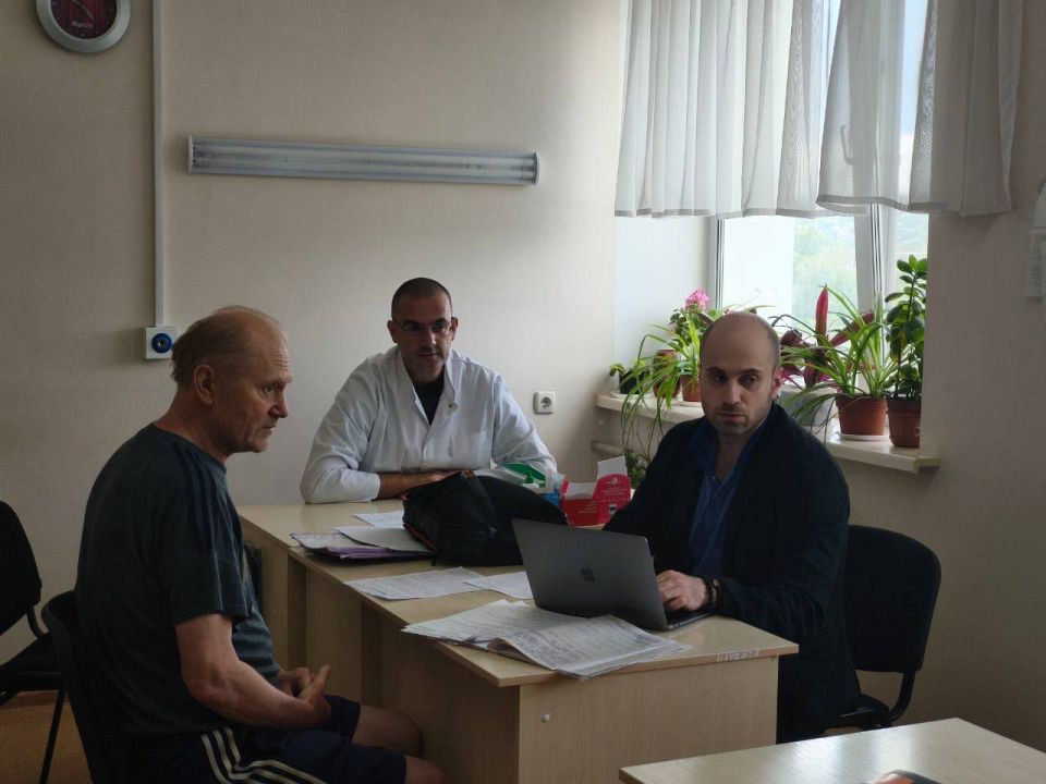 Врачи из ведущих клиник Москвы оказали медицинскую помощь жителям ЛНР Врачи из ведущих клиник Москвы оказали медицинскую помощь жителям ЛНР