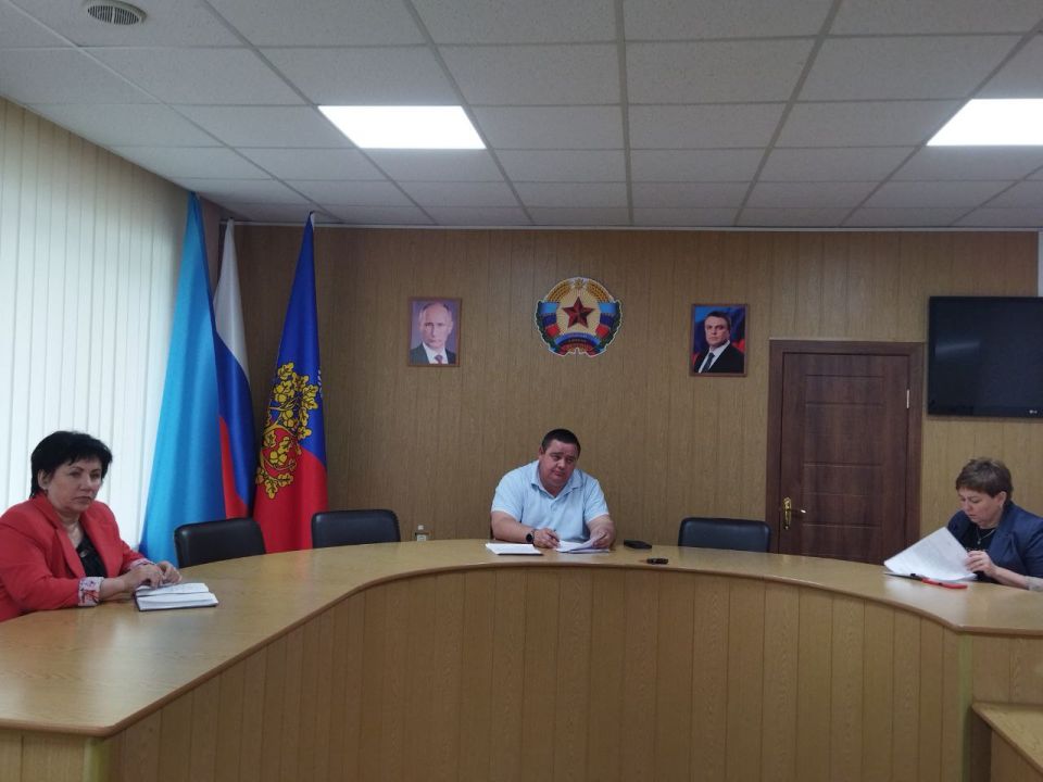 Сегодня Глава городского округа провел совещание с руководителями структурных подразделений Администрации, где обсуждались ключевые темы и были поставлены задачи, которые требуют оперативного решения Сегодня Глава городского округа провел совещание с руководителями структурных подразделений Администрации, где обсуждались ключевые темы и были поставлены задачи, которые требуют оперативного решения