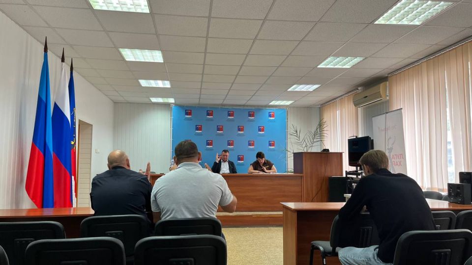 Альберт Зинченко: Сегодня в Администрации Станично-Луганского муниципального округа состоялось заседание межведомственной комиссии по профилактике правонарушений на территории Станично-Луганского муниципального округа ЛНР Альберт Зинченко: Сегодня в Администрации Станично-Луганского муниципального округа состоялось заседание межведомственной комиссии по профилактике правонарушений на территории Станично-Луганского муниципального округа ЛНР