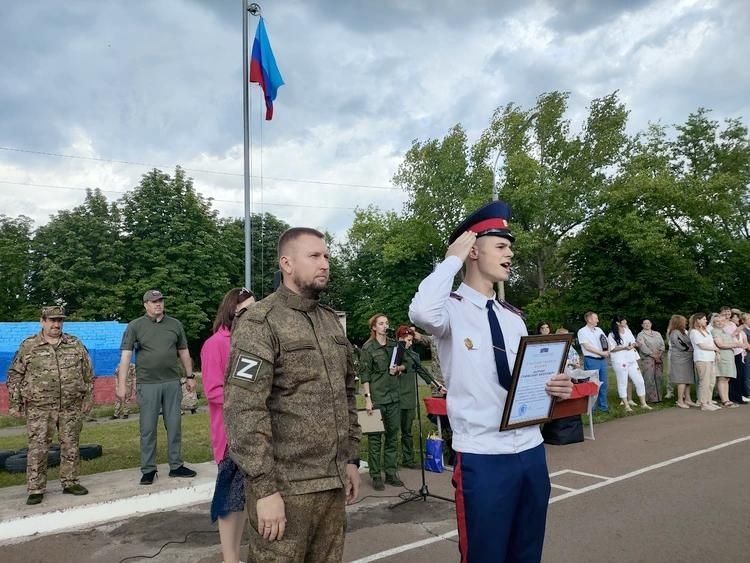 Военно-полевые сборы, «Ворошиловские стрелки» и мороженое: Кадеты из Луганска закончили учебный год Военно-полевые сборы, «Ворошиловские стрелки» и мороженое: Кадеты из Луганска закончили учебный год