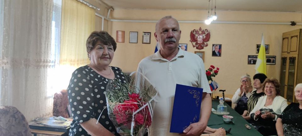 Елена Рахмукова: Юбилей с душой: поздравили председателя совета ветеранов с 65-летием Елена Рахмукова: Юбилей с душой: поздравили председателя совета ветеранов с 65-летием